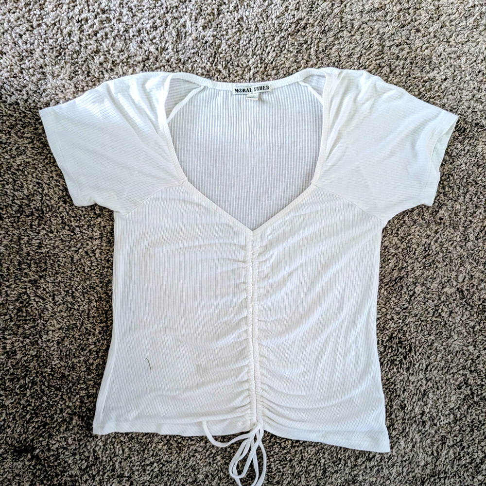 Nicole Miller White Ruched V-Neck Tee